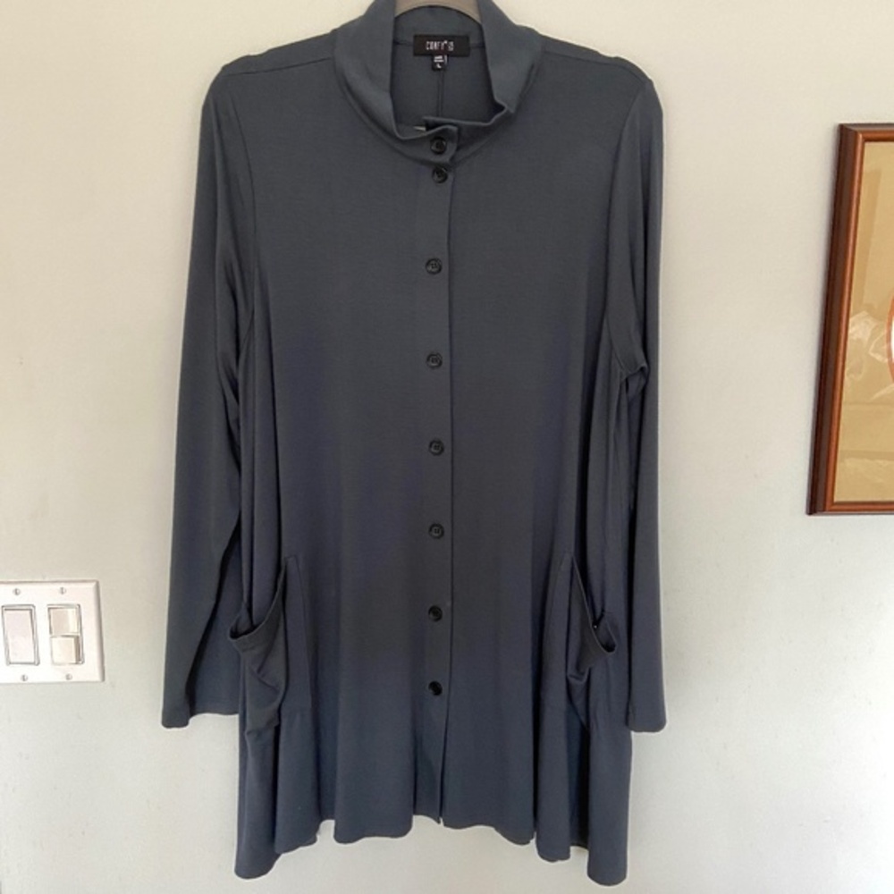 Comfy USA button jacket/top